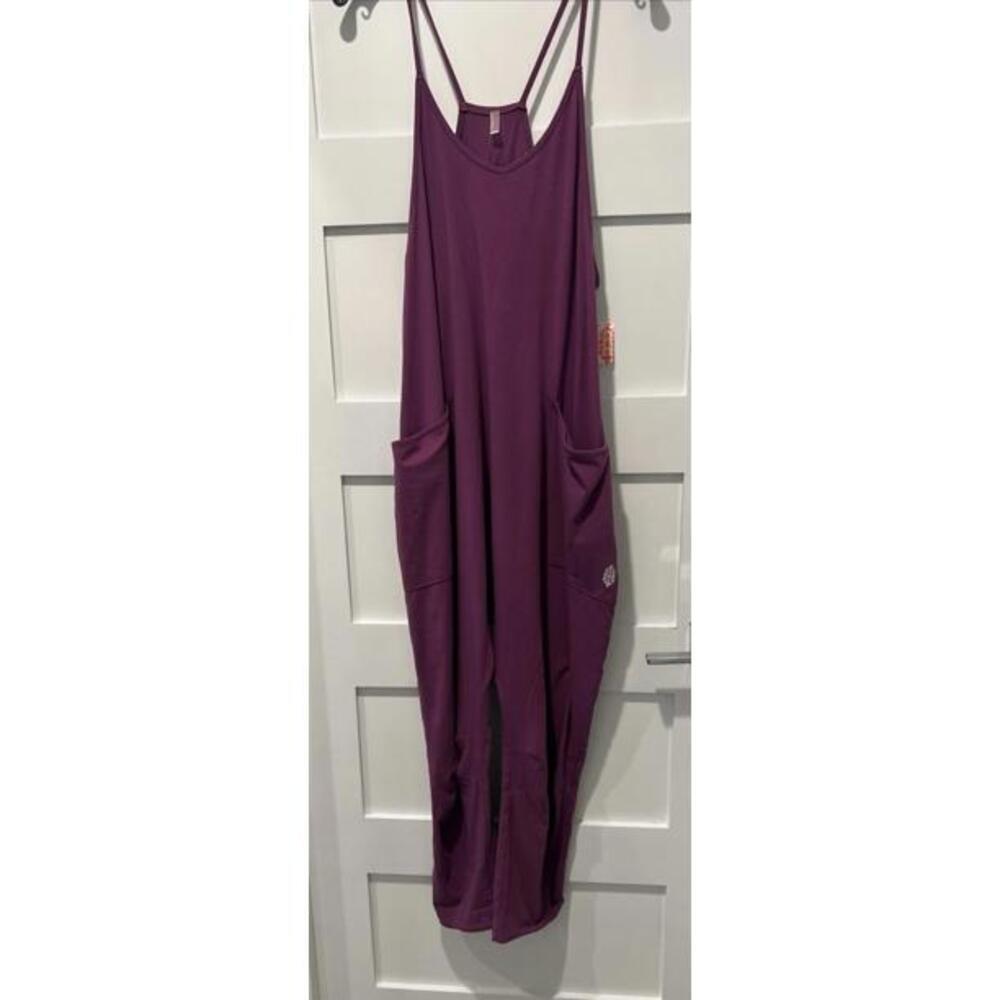 New Free People FP Movement Women's Sz S Hot Shot Jumpsuit Deep Mulberry - Picture 9 of 9